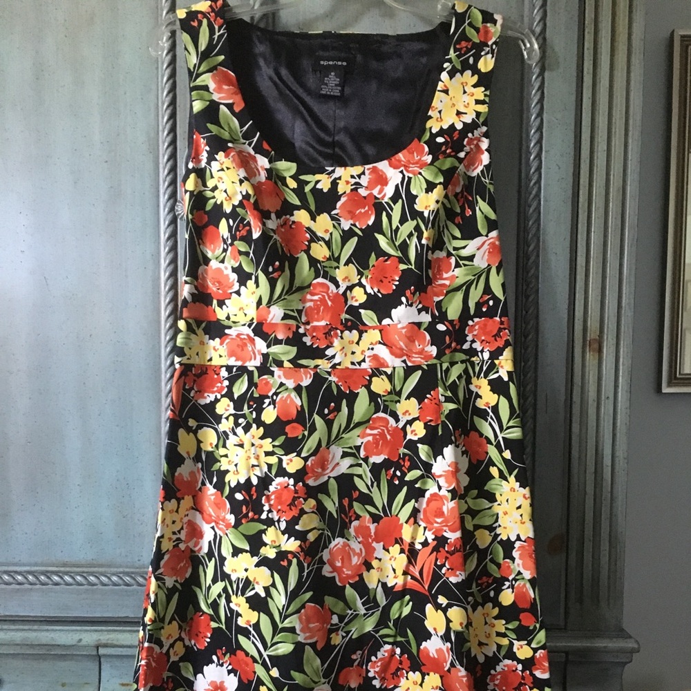 Sleeveless dress